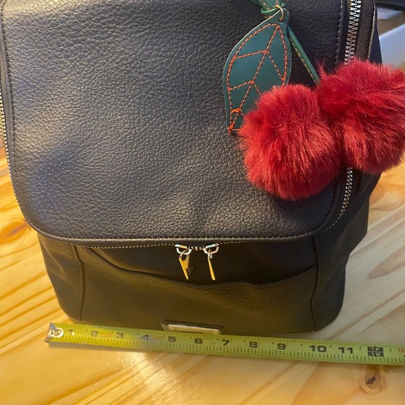 London Fog black backpack - Picture 2 of 9